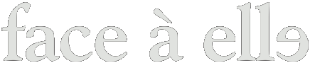 face à elle